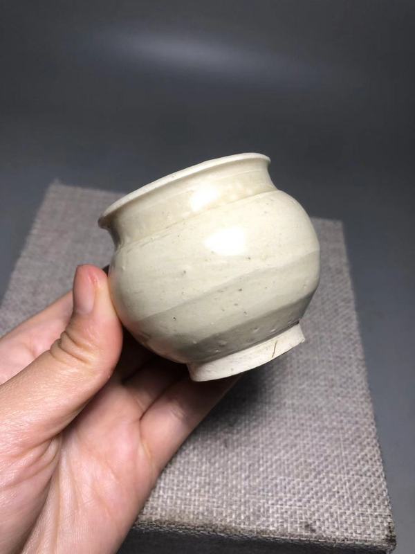 古玩陶瓷宋,南定米黃釉水盂拍賣,當前價格800元