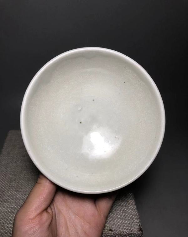 古玩陶瓷五代末,宣州窯白釉唇口盞拍賣,當前價格1200元