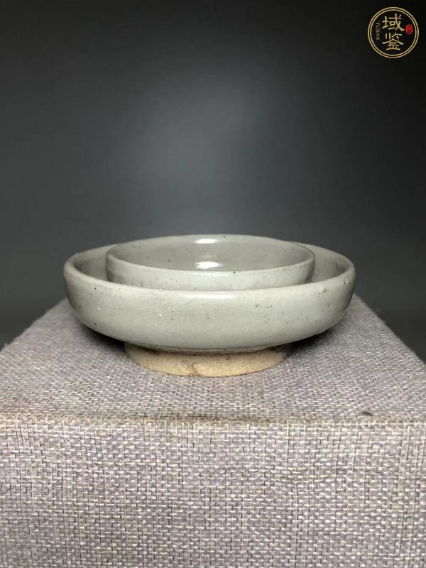 古玩陶瓷龍泉青瓷盞托真品鑒賞圖