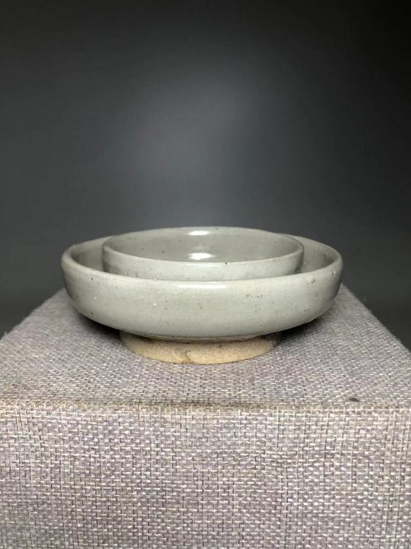 古玩轉賣明，龍泉青瓷盞托拍賣，當前價格5200元