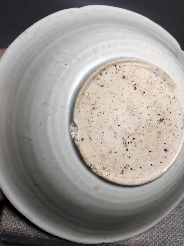 古玩陶瓷北宋,白釉五出筋葵口盤拍賣,當前價格1800元