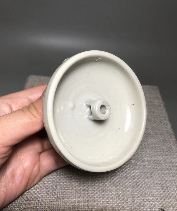 古玩陶瓷明,青白釉油燈拍賣,當前價格600元