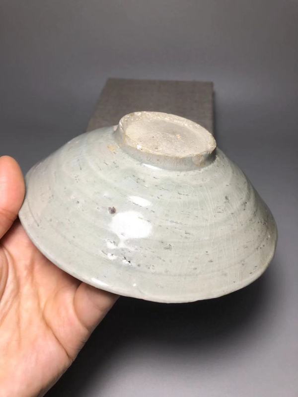古玩陶瓷宋,青白釉刻花葵口碗拍賣,當(dāng)前價格2000元