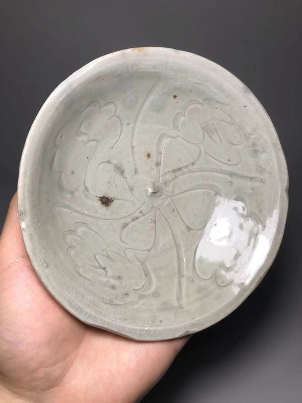 古玩陶瓷宋,青白釉刻花葵口碗拍賣,當(dāng)前價格2000元