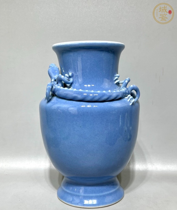 古玩陶瓷藍(lán)釉螭龍瓶真品鑒賞圖