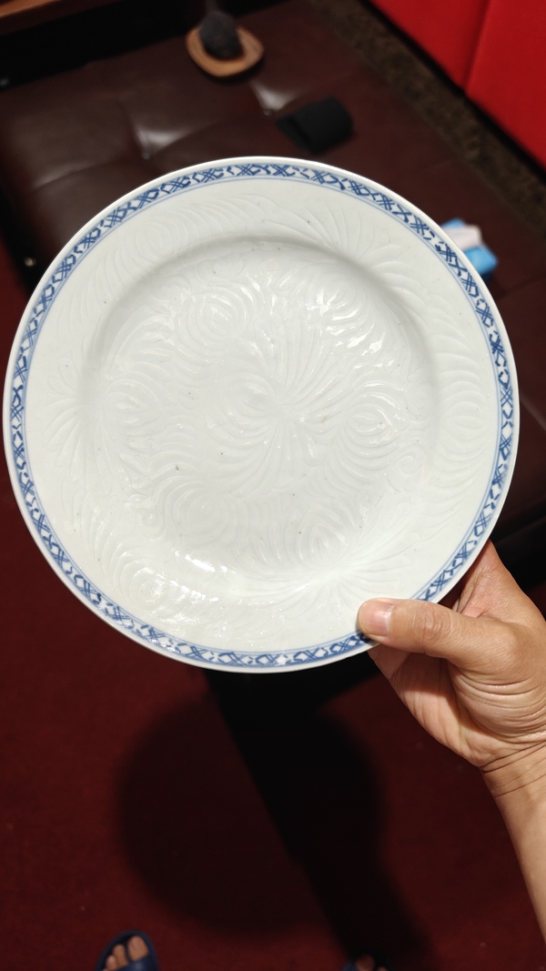 古玩轉(zhuǎn)賣清康熙.白釉刻花折沿盤拍賣，當(dāng)前價(jià)格138元
