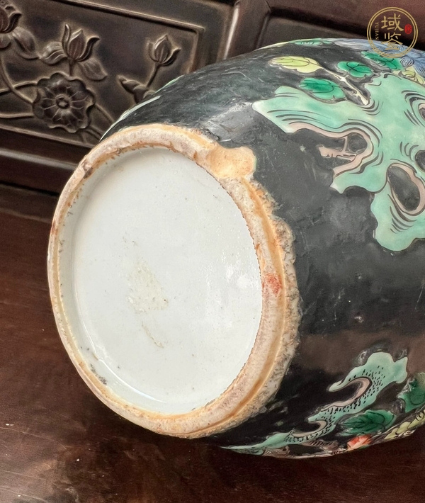 古玩陶瓷清晚期 墨地五彩花鳥紋太白罐真品鑒賞圖