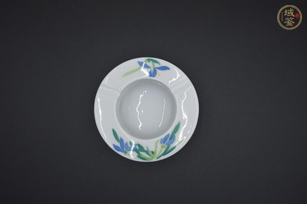 古玩陶瓷彩繪花卉紋煙灰缸真品鑒賞圖
