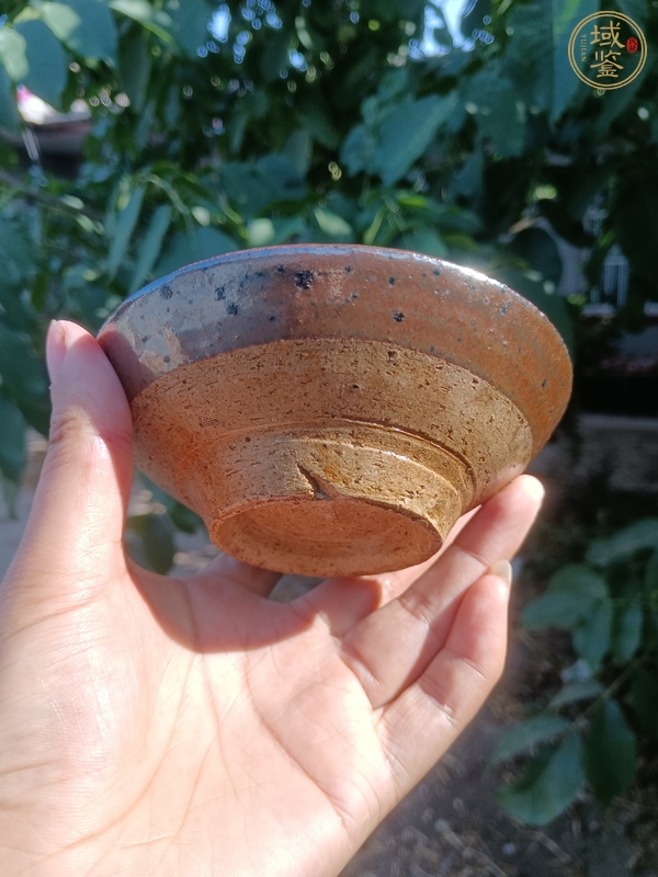 古玩陶瓷紫金釉碗真品鑒賞圖