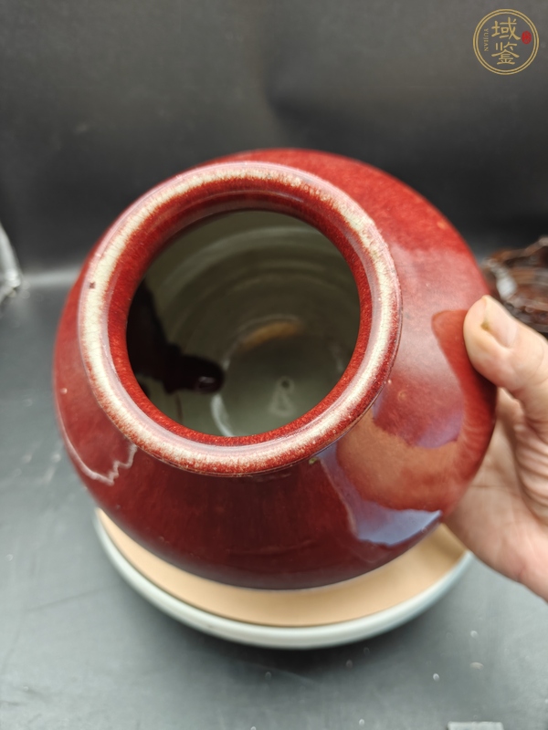 古玩陶瓷紅釉罐真品鑒賞圖