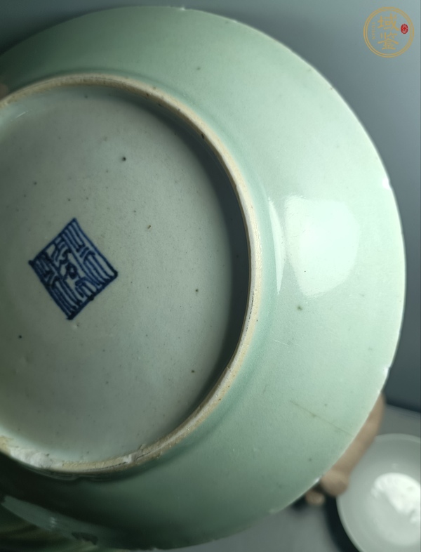 古玩陶瓷豆青釉盤真品鑒賞圖