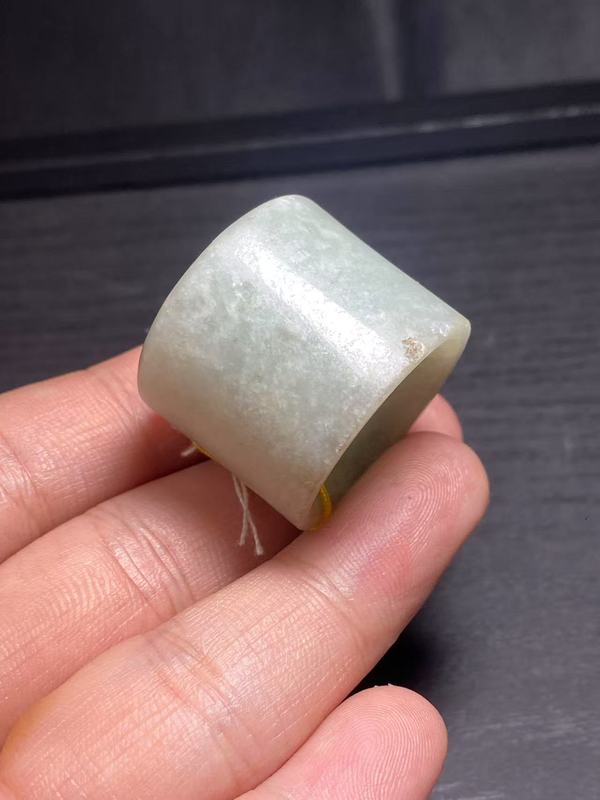 古玩玉器清代翡翠雕“素紋扳指”拍賣，當前價格2800元