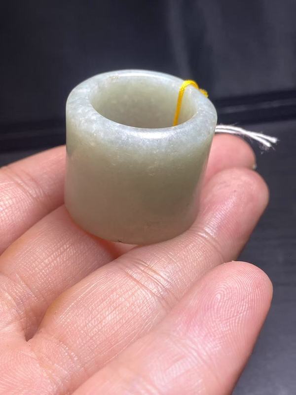 古玩玉器清代翡翠雕“素紋扳指”拍賣，當前價格2800元