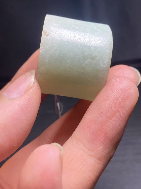 古玩玉器清代翡翠雕“素紋扳指”拍賣，當前價格2800元