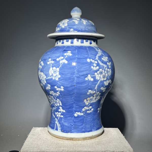 古玩轉賣青花冰梅圖蓋罐拍賣，當前價格0元