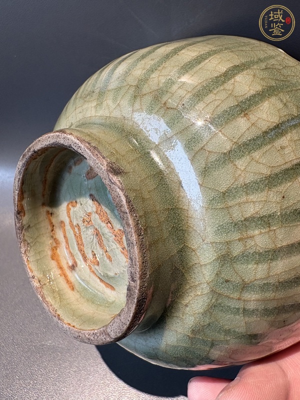 古玩陶瓷龍泉窯龍鳳紋碗真品鑒賞圖