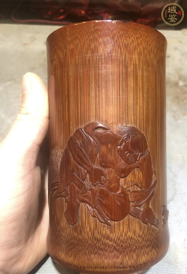古玩雜項(xiàng)竹雕筆筒真品鑒賞圖