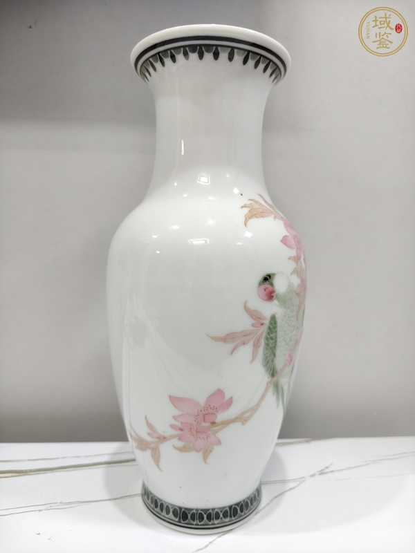 古玩陶瓷花鳥紋瓶真品鑒賞圖