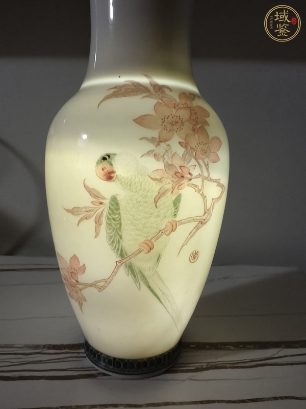 古玩陶瓷花鳥紋瓶真品鑒賞圖