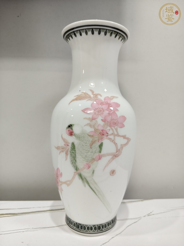 古玩陶瓷花鳥紋瓶真品鑒賞圖