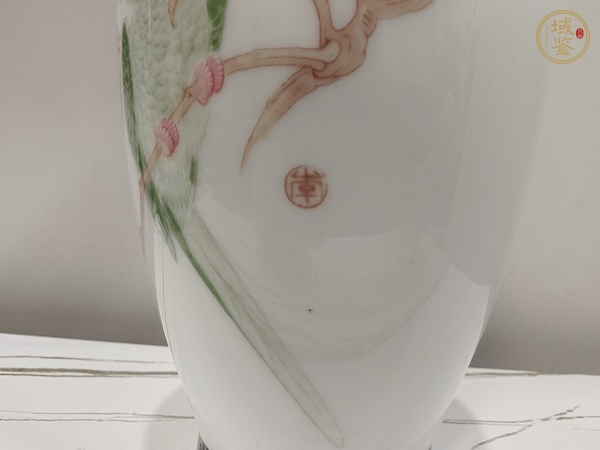 古玩陶瓷花鳥紋瓶真品鑒賞圖