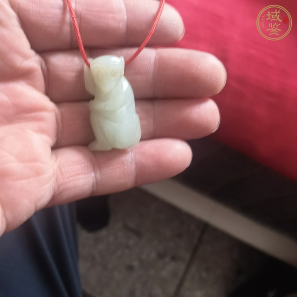 古玩玉器和田玉猴把件真品鑒賞圖