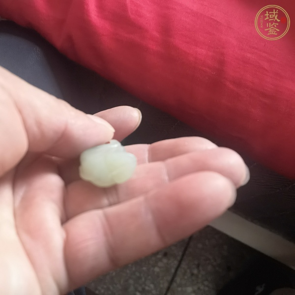 古玩玉器和田玉猴把件真品鑒賞圖