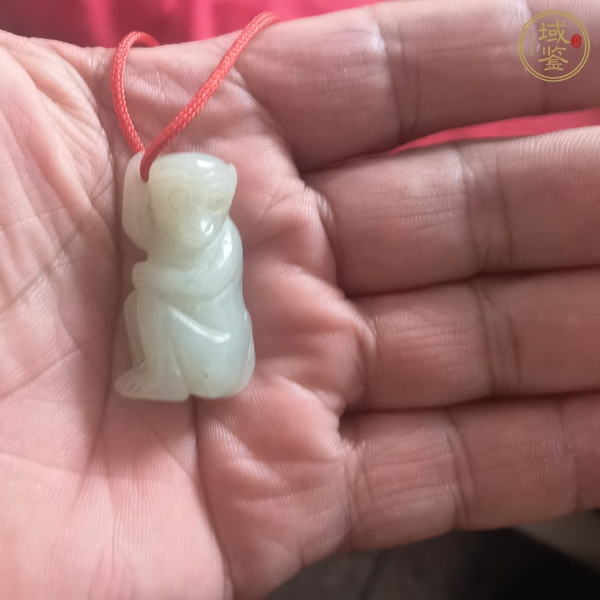 古玩玉器和田玉猴把件真品鑒賞圖