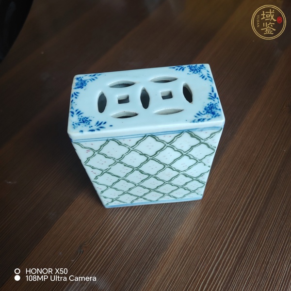 古玩陶瓷民國網(wǎng)格紋書擋真品鑒賞圖