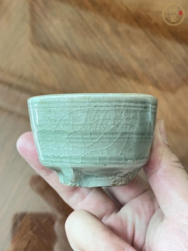 古玩陶瓷龍泉青瓷香爐真品鑒賞圖