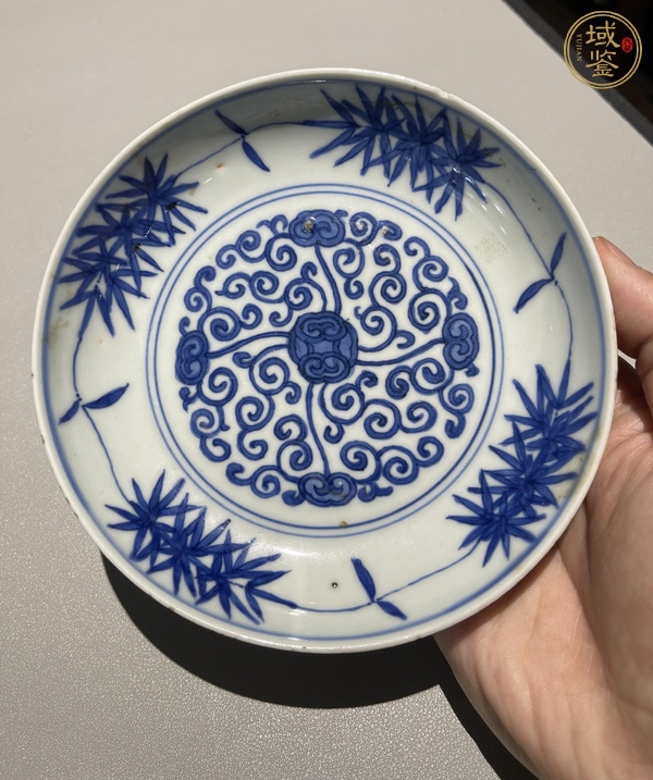 古玩陶瓷明嘉靖青花纏枝靈芝紋盤真品鑒賞圖