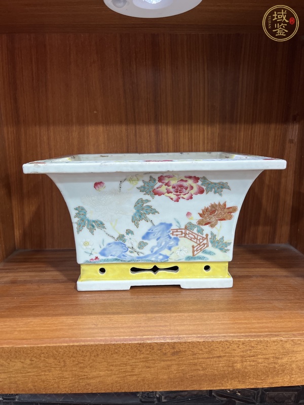 古玩陶瓷粉彩洞石花卉紋花盆真品鑒賞圖
