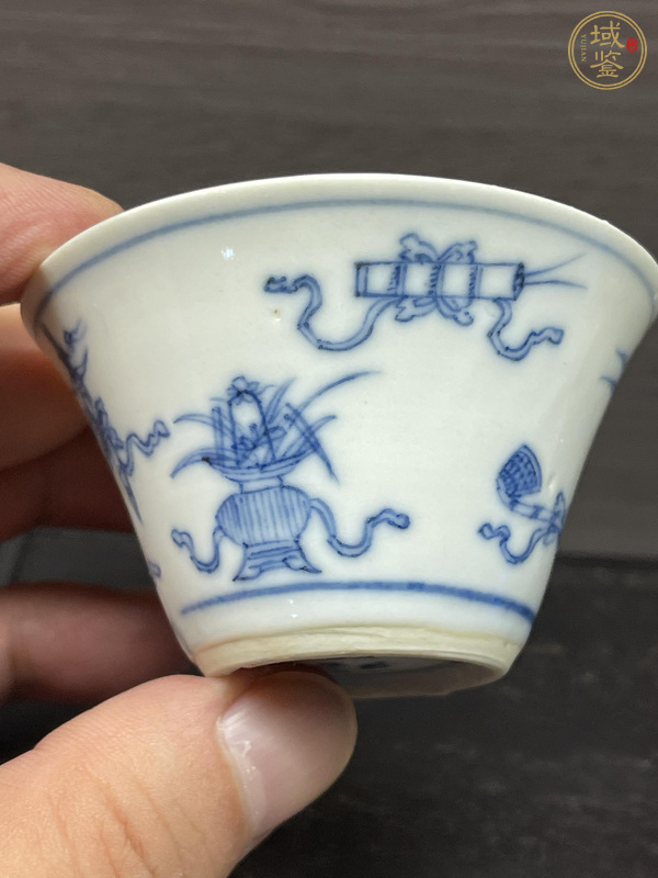 古玩陶瓷青花暗八仙杯真品鑒賞圖