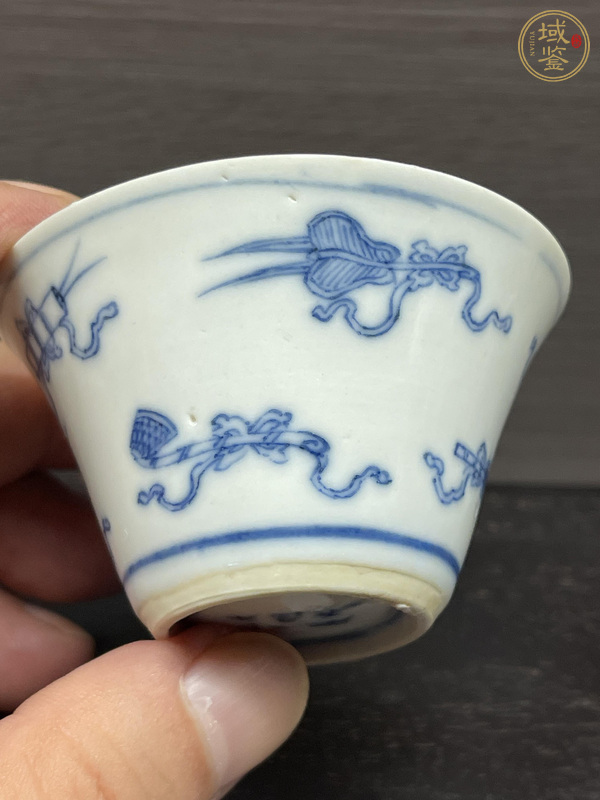 古玩陶瓷青花暗八仙杯真品鑒賞圖