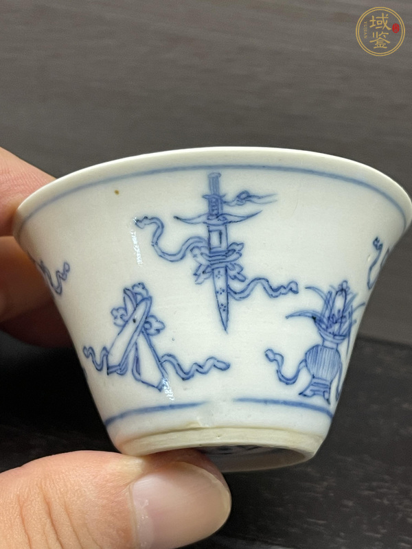 古玩陶瓷青花暗八仙杯真品鑒賞圖