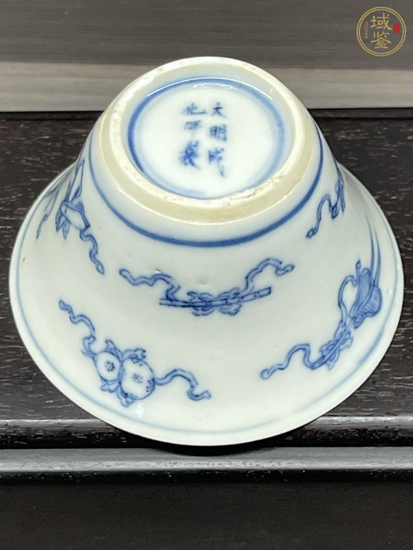 古玩陶瓷青花暗八仙杯真品鑒賞圖