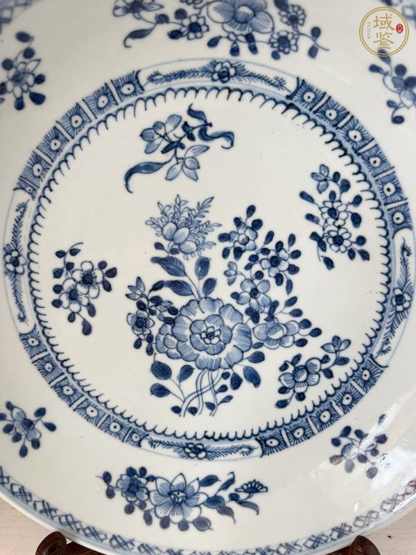 古玩陶瓷青花折枝花卉紋盤真品鑒賞圖
