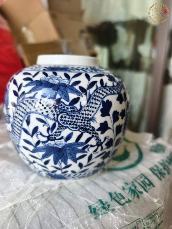 古玩陶瓷花間龍紋青花罐真品鑒賞圖