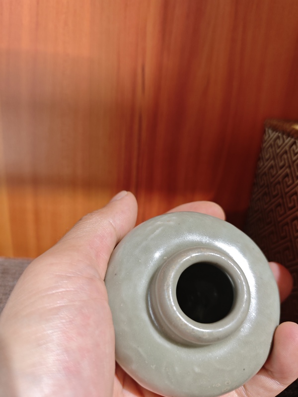古玩錢幣龍泉青釉印花罐拍賣,當前價格1300元
