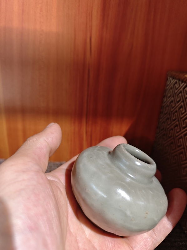 古玩錢幣龍泉青釉印花罐拍賣,當前價格1300元