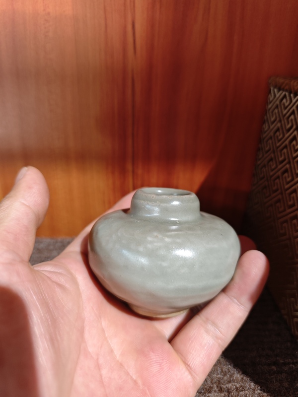 古玩錢幣龍泉青釉印花罐拍賣,當前價格1300元