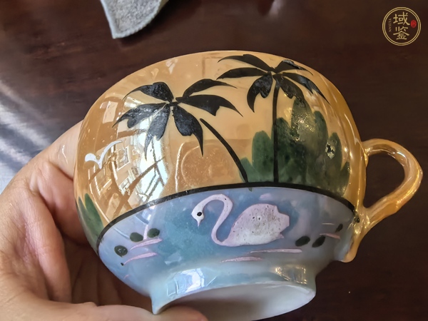 古玩陶瓷椰樹海鷗鵝紋執杯真品鑒賞圖
