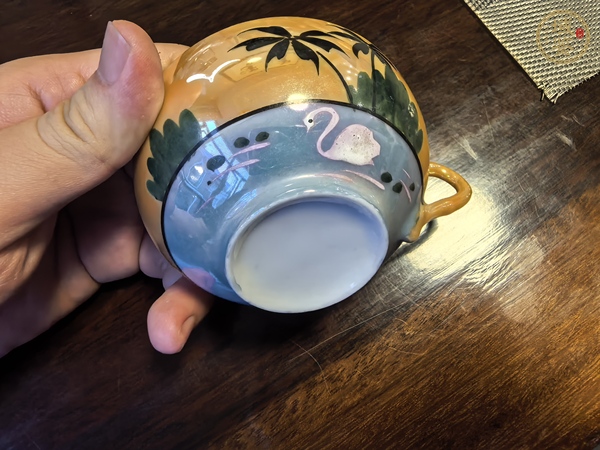 古玩陶瓷椰樹海鷗鵝紋執杯真品鑒賞圖