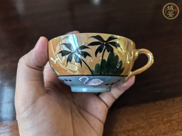 古玩陶瓷椰樹海鷗鵝紋執杯真品鑒賞圖