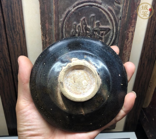 古玩陶瓷疊燒黑釉茶碗真品鑒賞圖