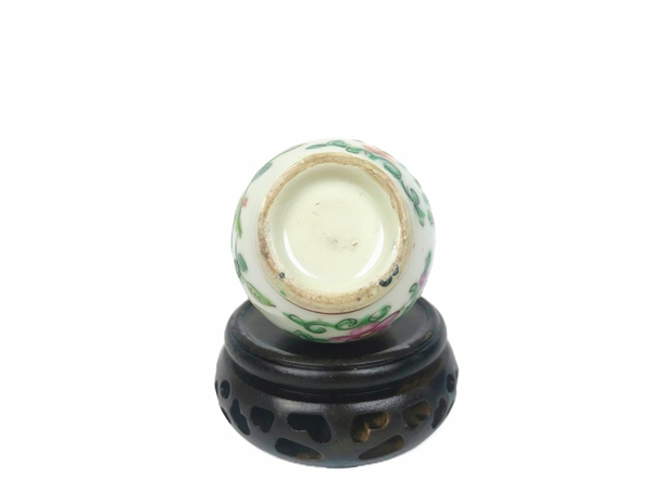 古玩陶瓷清晚期·花鳥蝶小梅瓶拍賣，當前價格99元