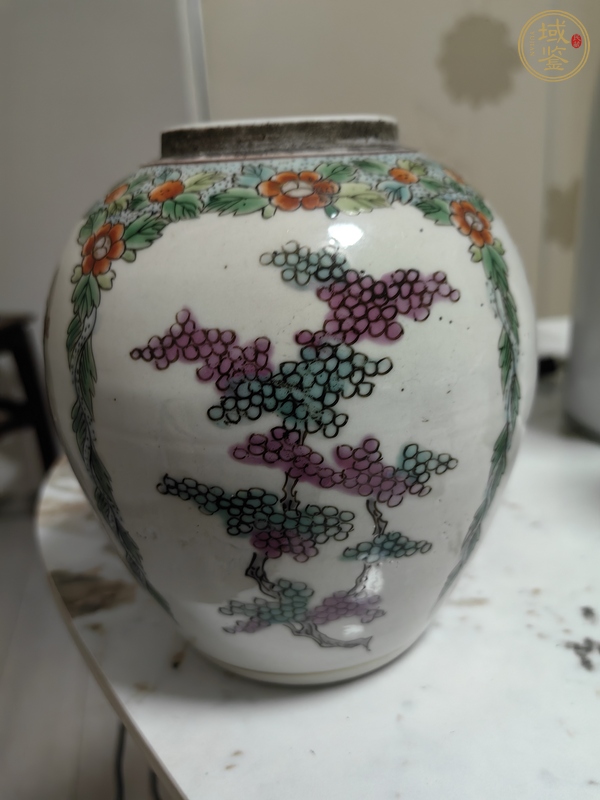 古玩陶瓷五彩開窗花鳥紋罐（日本）真品鑒賞圖