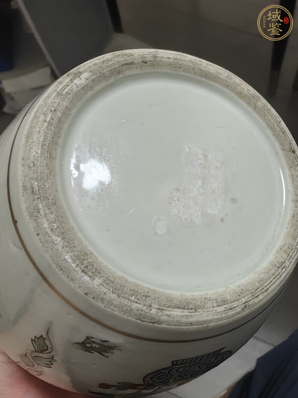 古玩陶瓷五彩開窗花鳥紋罐（日本）真品鑒賞圖