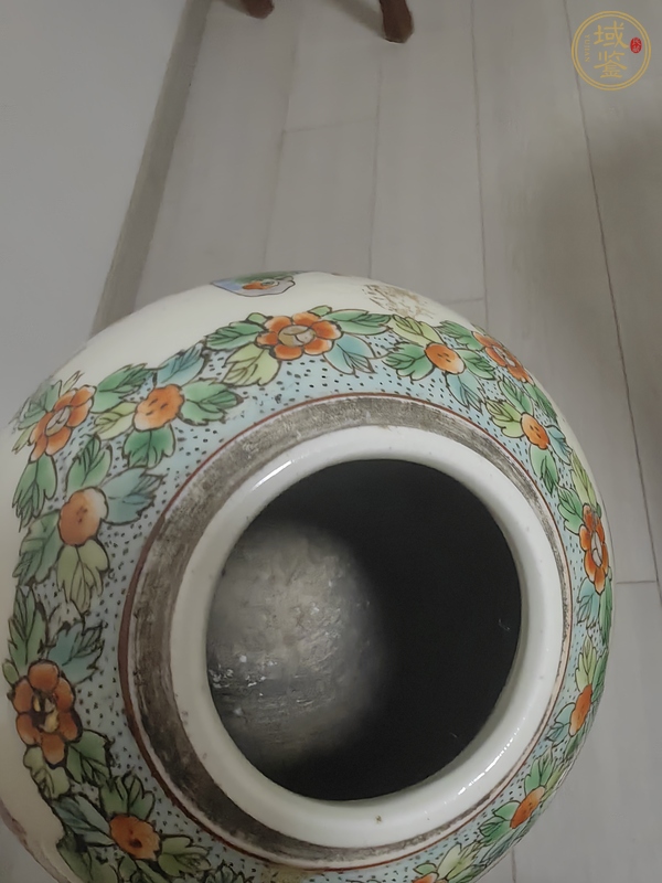 古玩陶瓷五彩開窗花鳥紋罐（日本）真品鑒賞圖