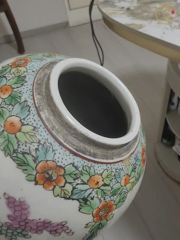 古玩陶瓷五彩開窗花鳥紋罐（日本）真品鑒賞圖
